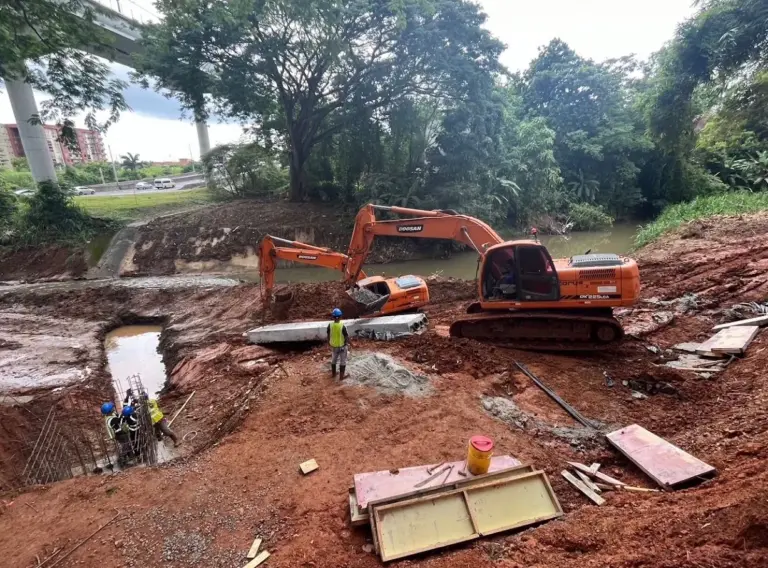 Trabajos de excavación e infraestructura hidráulica en Metro City Towers, Tecno Systems